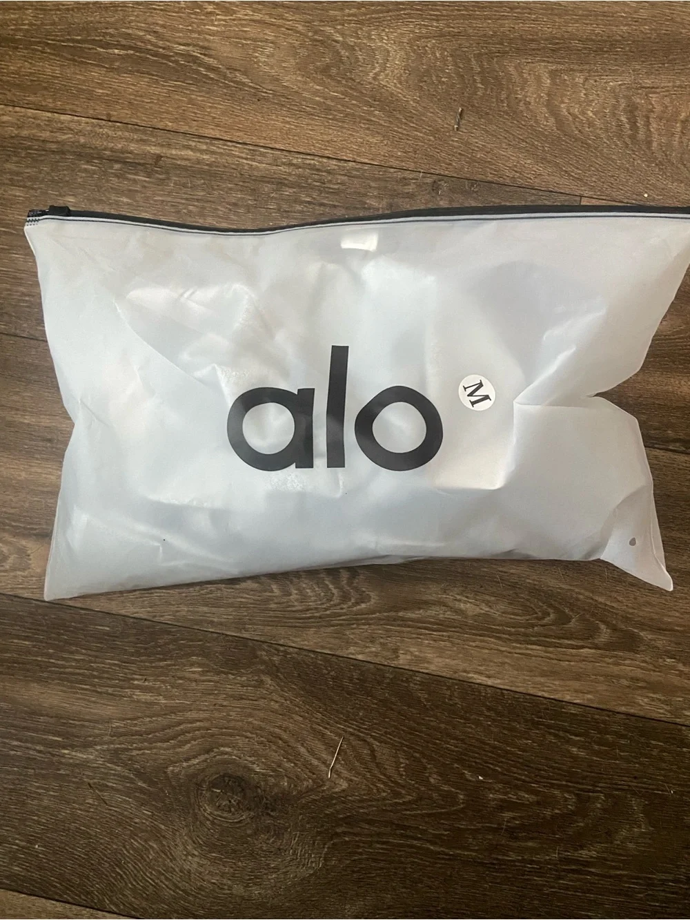 ALO Yoga White Muscle Tee in Protective Pouch